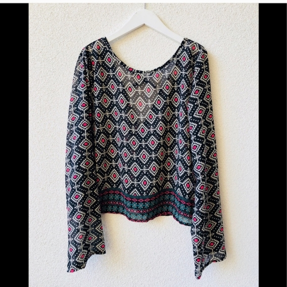 Elodie | Tops | Elodie Printed Colorful Top M | Poshmark